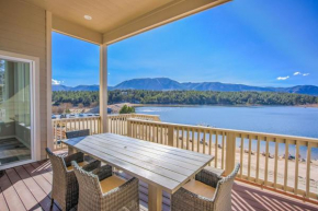 Luxury Lake House With Mountain Views & Hot Tub